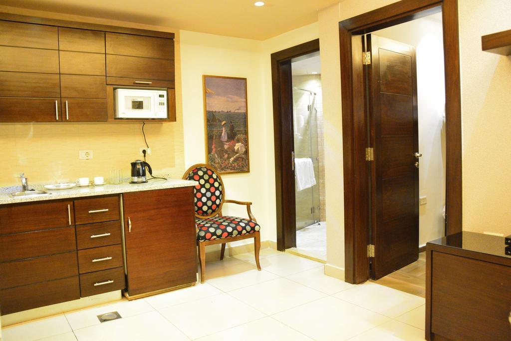 Nadine Hotel Suites Amman Exterior photo