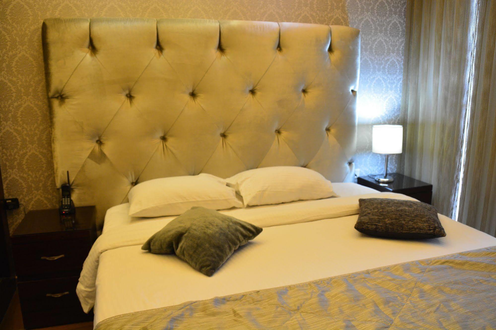 Nadine Hotel Suites Amman Exterior photo